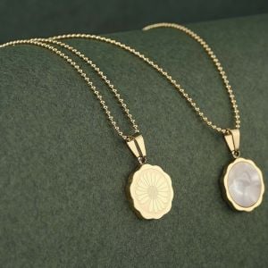 Papatya Figürlü Çelik Kolye Gold