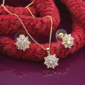 Papatya Figürlü Büyük Zirkon Küpe-Kolye Set Gold