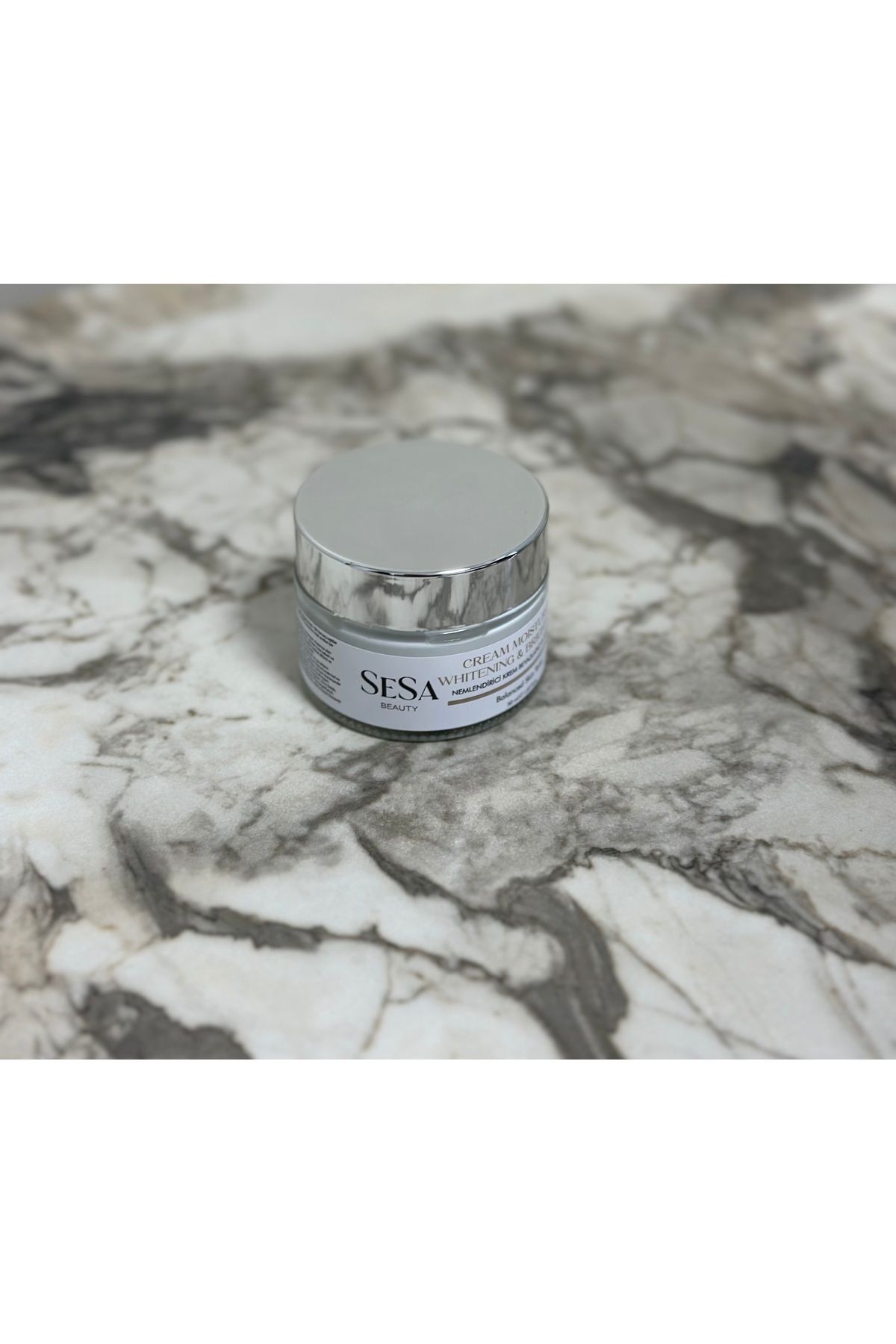 Sesa Beauty Kozmetik Beyazlatıcı ve Nemlendirici Renk Tonu Eşitleyici 50 ml