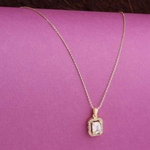 Dörtgen Baget Taşlı Zirkon Kolye Gold