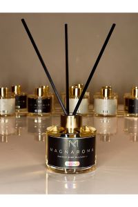 Nesti Dante Oda Kokusu Luxury Black Yasemin Paçuli Pembe Gül Vanilya İris Çiçeği Kokusu Çubuklu 500 ml